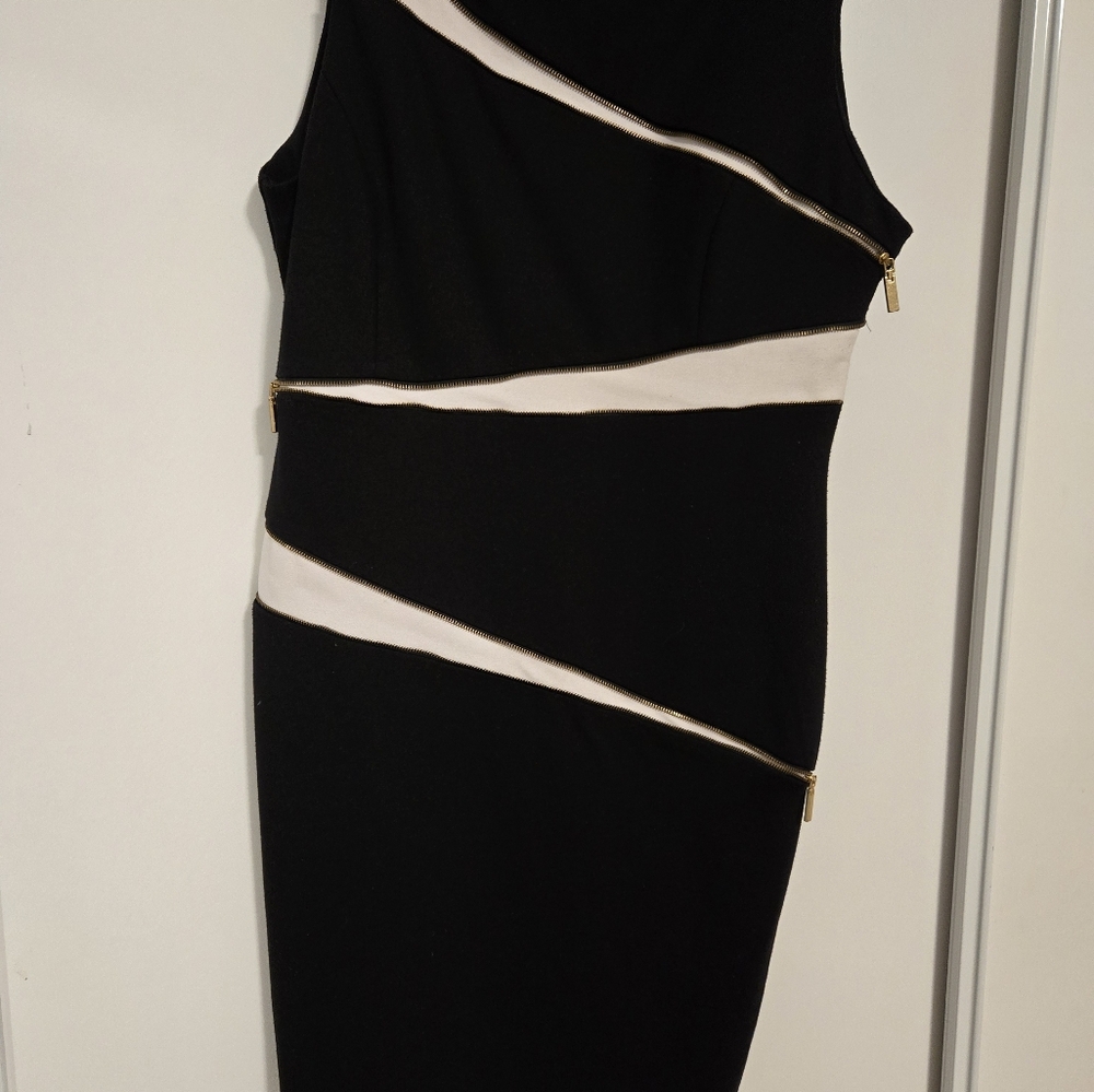 Love Moschino Bkack and White Zipper Dress